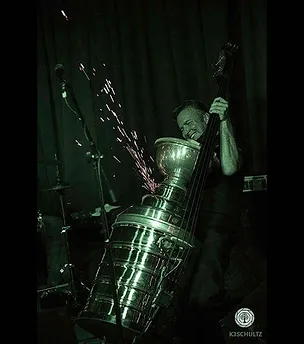 Sparkin' up dah Cup at my showcase in Nashville during Americanafest _Photo by Kelly E Schultz